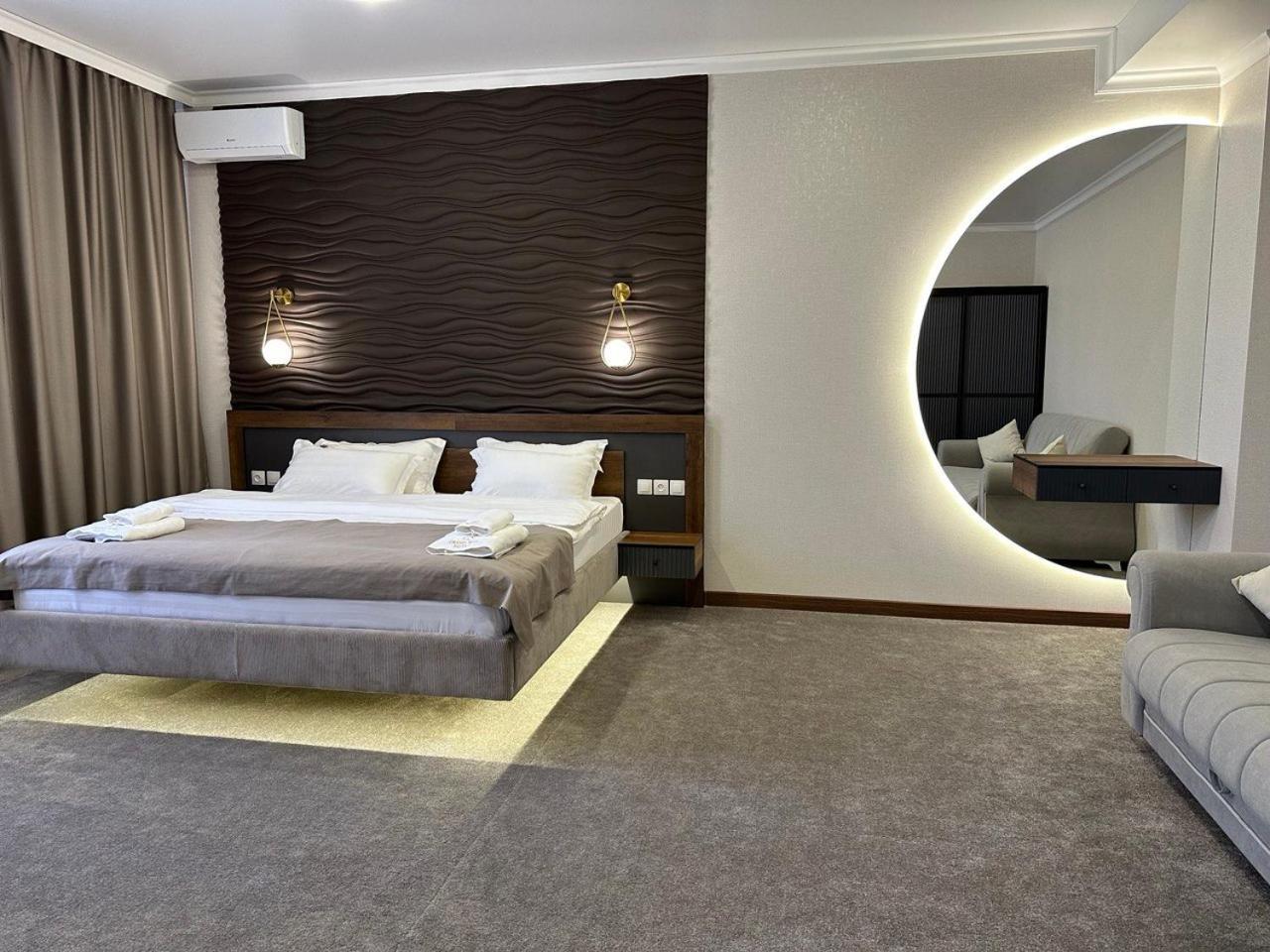 Grand Way Hotel Taraz Exterior photo