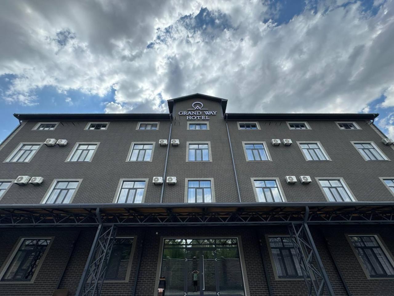 Grand Way Hotel Taraz Exterior photo